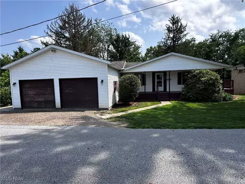 1029 Fowler Dr, Caldwell, OH 43724