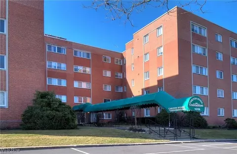 16100 Van Aken Blvd #202, Shaker Heights, OH 44120