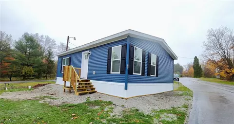 8323 Eagle Rd #32, Kirtland, OH 44094