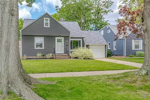 6010 Deering Ave, Parma Heights, OH 44130
