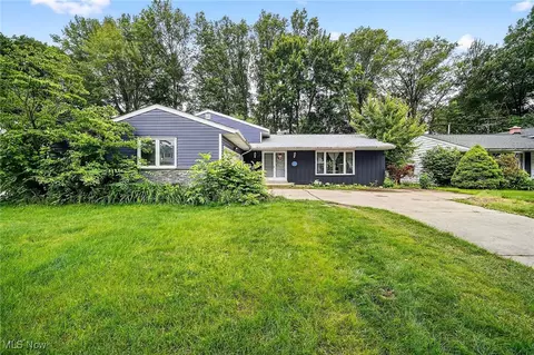 341 Michigan Ave, Elyria, OH 44035