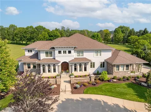 6894 Glengarry Ave NW, Canton, OH 44718