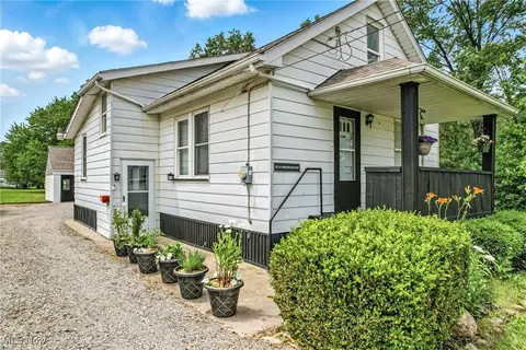 42 N Anderson Rd, Austintown, OH 44515