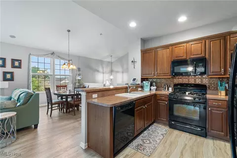 Kitchen - 398 Caleb Dr, Copley, OH 44321 photo 2 of 3