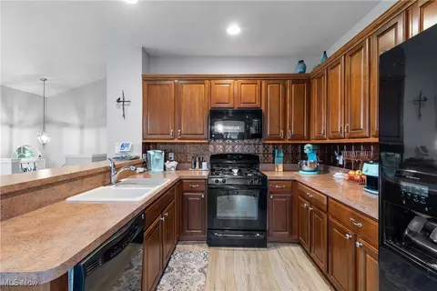 Kitchen - 398 Caleb Dr, Copley, OH 44321 photo 3 of 3