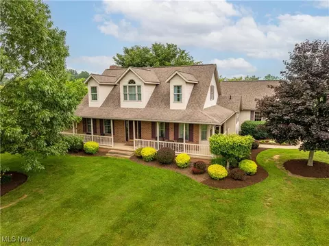 9733 Elton St SW, Navarre, OH 44662