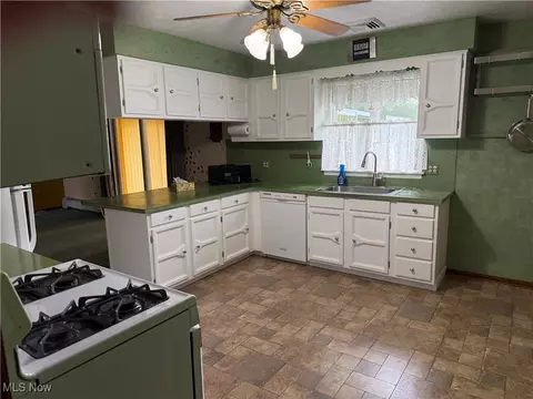 3726 Silvieus St, Ashtabula, OH 44004 photo 7