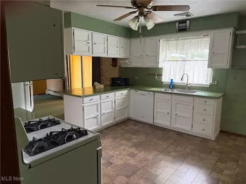 3726 Silvieus St, Ashtabula, OH 44004 photo 16