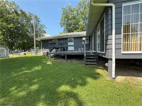 3726 Silvieus St, Ashtabula, OH 44004 photo 2