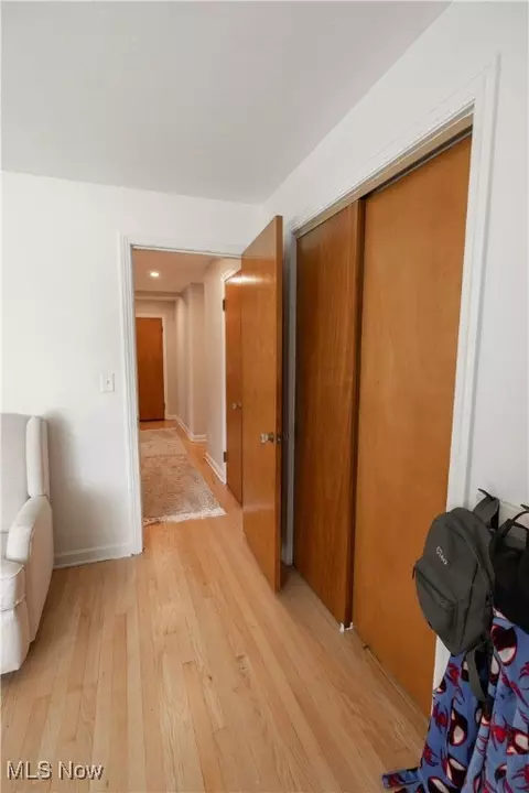 Entry Way - 320 Brookfield Ave, Boardman, OH 44512 photo 6 of 7