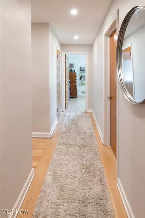 Entry Way - 320 Brookfield Ave, Boardman, OH 44512 photo 5 of 7