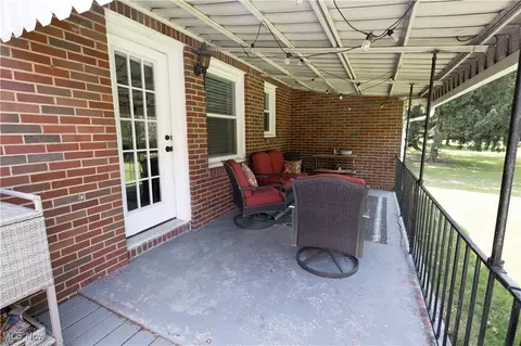Exterior - 320 Brookfield Ave, Boardman, OH 44512 photo 3 of 4