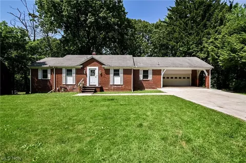 1643 13th St SW, Akron, OH 44314