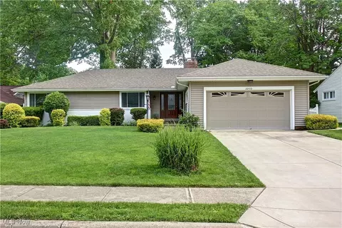 22410 Blossom Dr, Rocky River, OH 44116