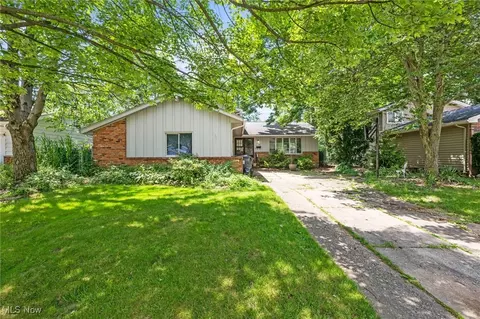 6662 Edgemoor Ave, Solon, OH 44139