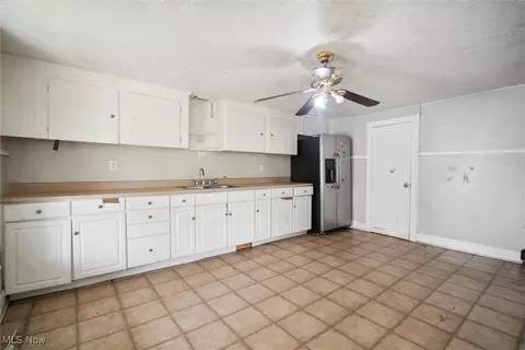 80 Egbert Rd, Bedford, OH 44146 photo 5