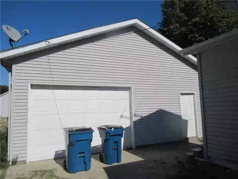 1053 Eaglewood Dr, Willoughby, OH 44094 photo 3