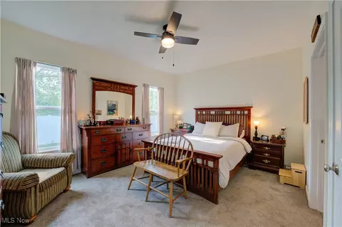 Bedroom - 105 W Spring Dr, Elyria, OH 44035 photo 2 of 4