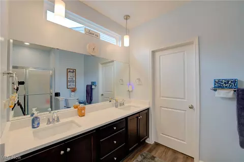 Bath - 105 W Spring Dr, Elyria, OH 44035 photo 1 of 3