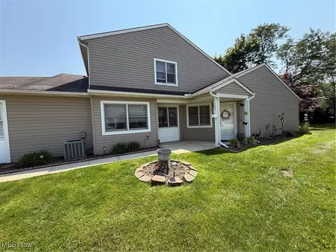 160 Marian Ln, Berea, OH 44017