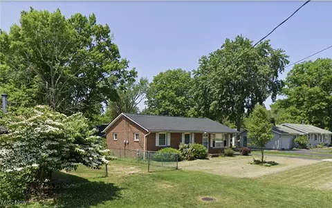 5930 Lake Rd, Mentor, OH 44060
