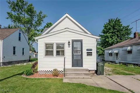 203 Warren Ave, Elyria, OH 44035