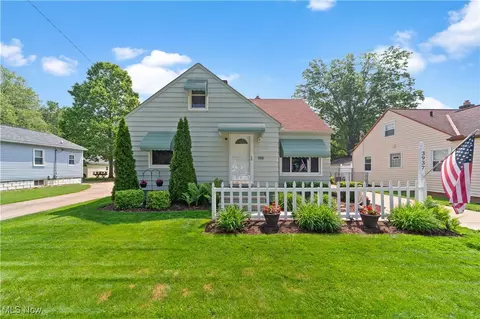 3937 W 227th St, Fairview Park, OH 44126