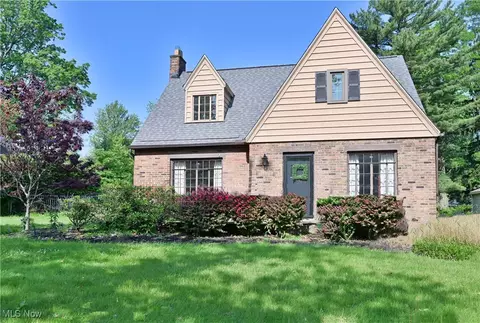 490 Humiston Dr, Bay Village, OH 44140