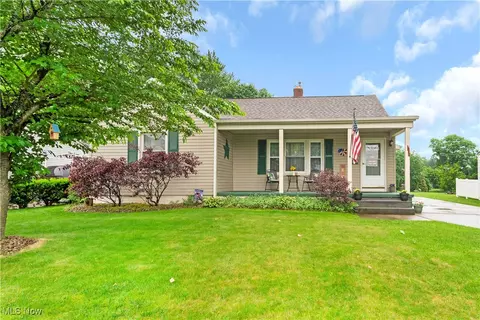 513 E Park Ave, Hubbard, OH 44425