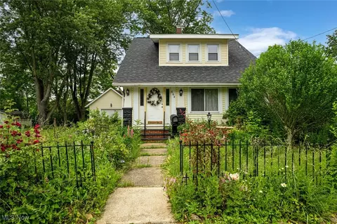 664 Page St, Ravenna, OH 44266