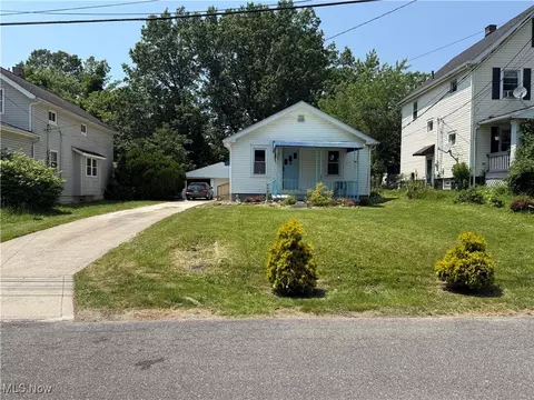 6350 Meadowbrook Rd, Garfield Heights, OH 44125