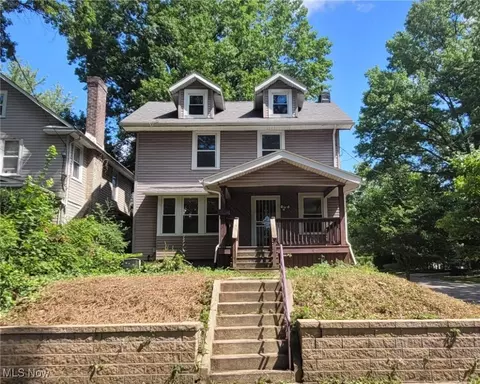 1057 Bloomfield Ave, Akron, OH 44302