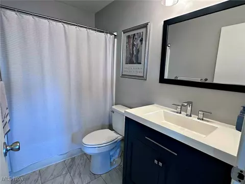 Bath - 7374 Eisenhower Dr #5, Boardman, OH 44512 photo 1 of 3