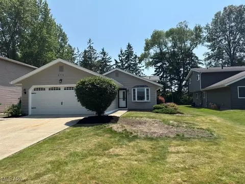 275 Butternut Ln, Berea, OH 44017