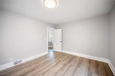 Bedroom - 301 Pennsylvania Ave, Ashtabula, OH 44004 photo 1 of 2