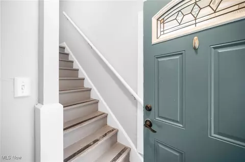 Entry Way - 301 Pennsylvania Ave, Ashtabula, OH 44004 photo 1 of 3