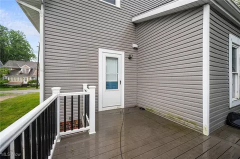 Exterior - 301 Pennsylvania Ave, Ashtabula, OH 44004 photo 5 of 7