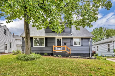 6207 Dartworth Dr, Parma, OH 44129