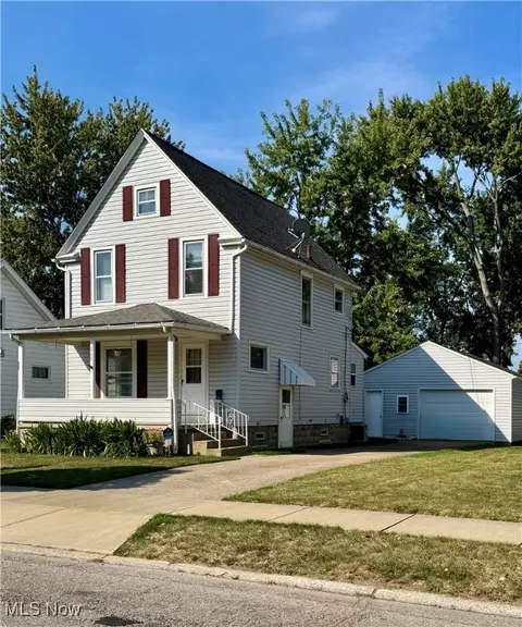 260 Harwood St, Elyria, OH 44035