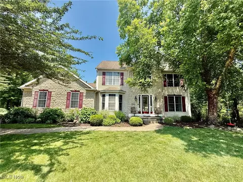 4082 Glenrich Cir, Stow, OH 44224
