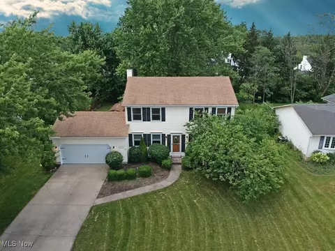 3061 Greenwich Ln, Brunswick, OH 44212