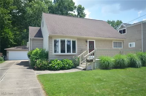 759 Tallkron Dr, Akron, OH 44305