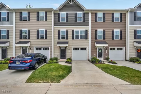 793 Pine Spring Dr, Painesville, OH 44077