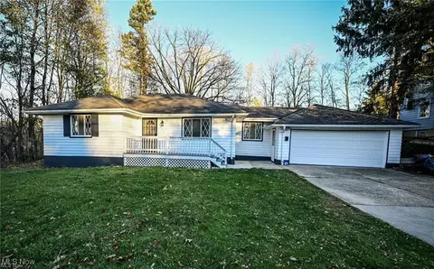 5203 Forest Ave, Maple Heights, OH 44137