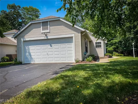 3775 Woodbury Oval, Stow, OH 44224
