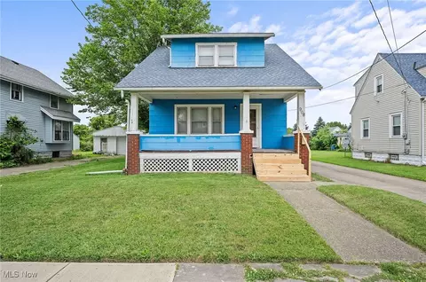 908 W 20th St, Lorain, OH 44052