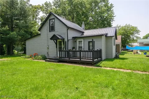 340 Saint Clair Ave SW #REAR, New Philadelphia, OH 44663
