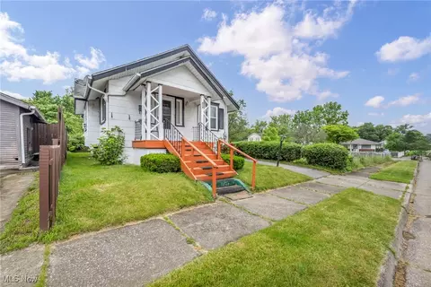 654 Van Everett Ave, Akron, OH 44306 photo 4