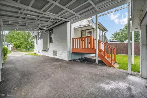 654 Van Everett Ave, Akron, OH 44306 photo 8