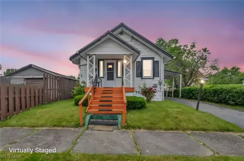 654 Van Everett Ave, Akron, OH 44306 photo 2